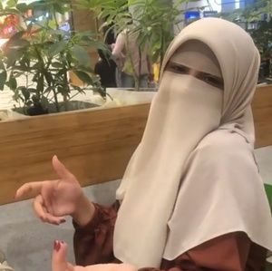 Meet your Posher, Zahra